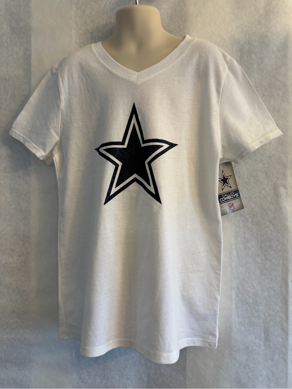 NFL White Girls T-Shirt with Blue Star Dallas Cowboys Tee NWT Sz-L (12-14). E4
